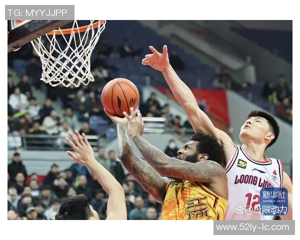 成都篮球队耐力表现惊艳全场创新高引发热议